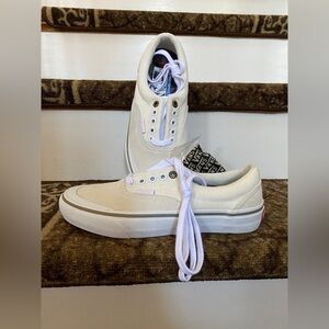 Classic Vans Pro Skate Shoes, M6.5/W8.5 NWOB - COPY
